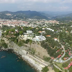 https://capo-torre-resort.hotelitalianriviera.com