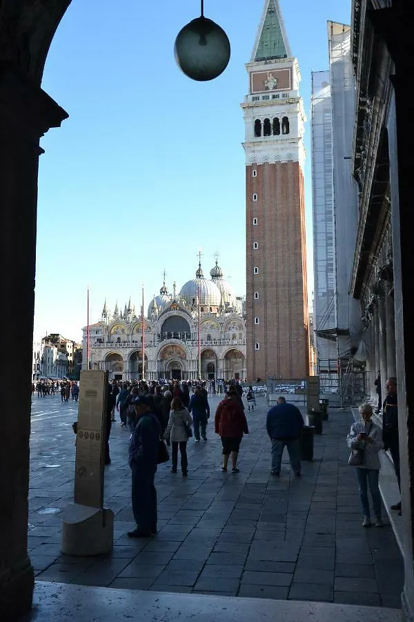 Castello 5888 B, Santa Marina, Calle Marcello, Canale Venecia Italia