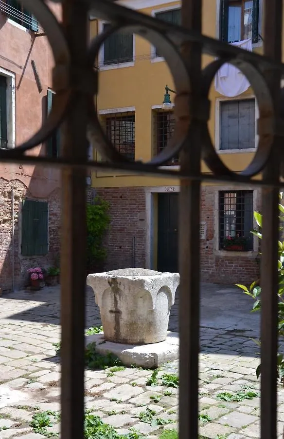 Castello 5888 B, Santa Marina, Calle Marcello, Canale Βενετία Διαμέρισμα
